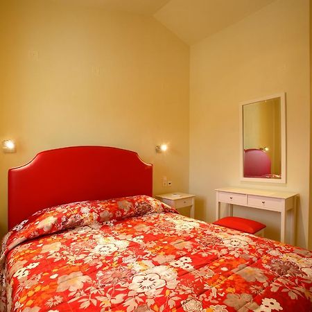 Porto Skopelos Villas ภายนอก รูปภาพ