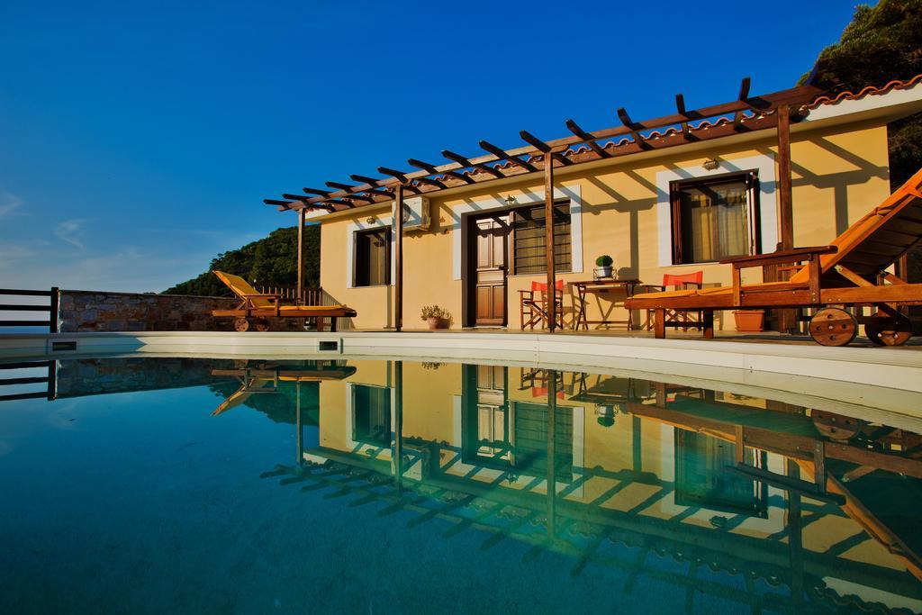 Porto Skopelos Villas ภายนอก รูปภาพ