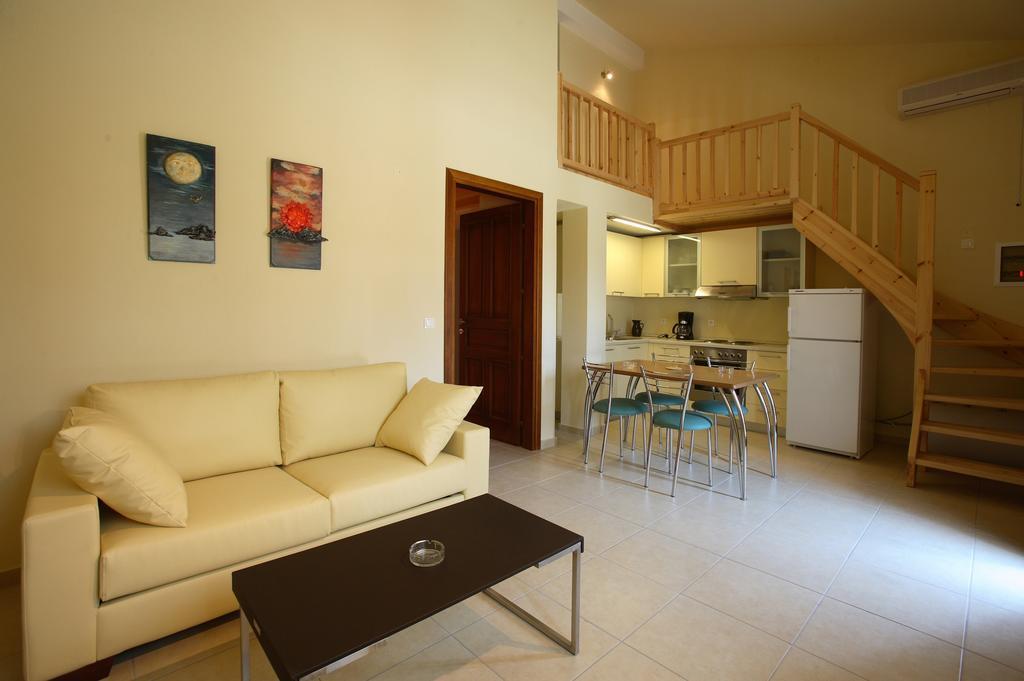 Porto Skopelos Villas ภายนอก รูปภาพ